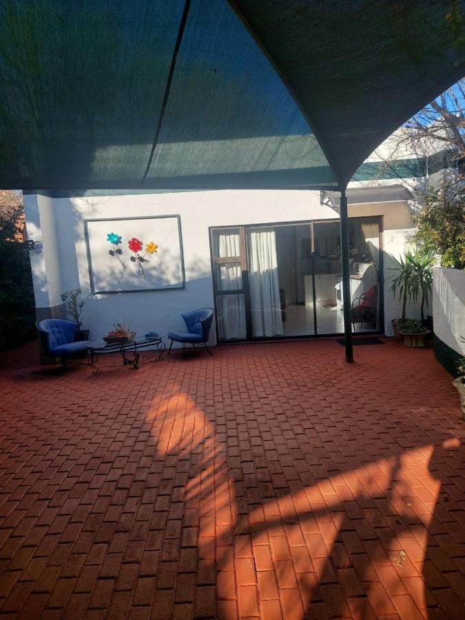 Sleep Eezy Cottages Benoni Εξωτερικό φωτογραφία