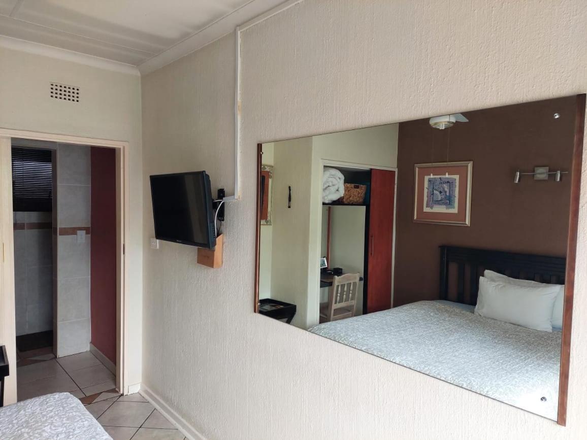 Sleep Eezy Cottages Benoni Εξωτερικό φωτογραφία